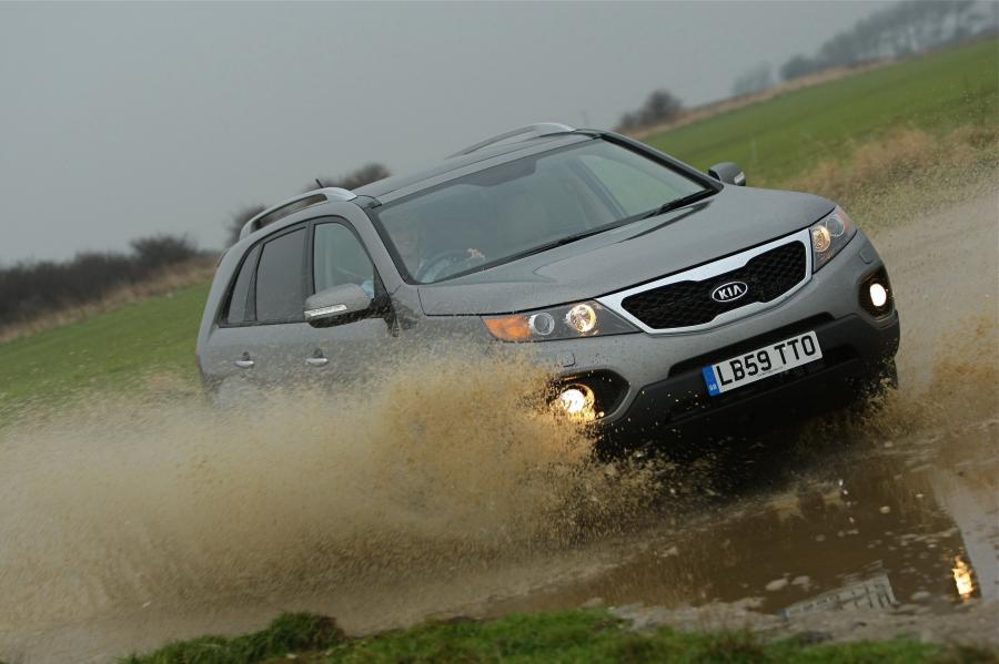  Kia Sorento 2010 года  (фото 37 из 238)